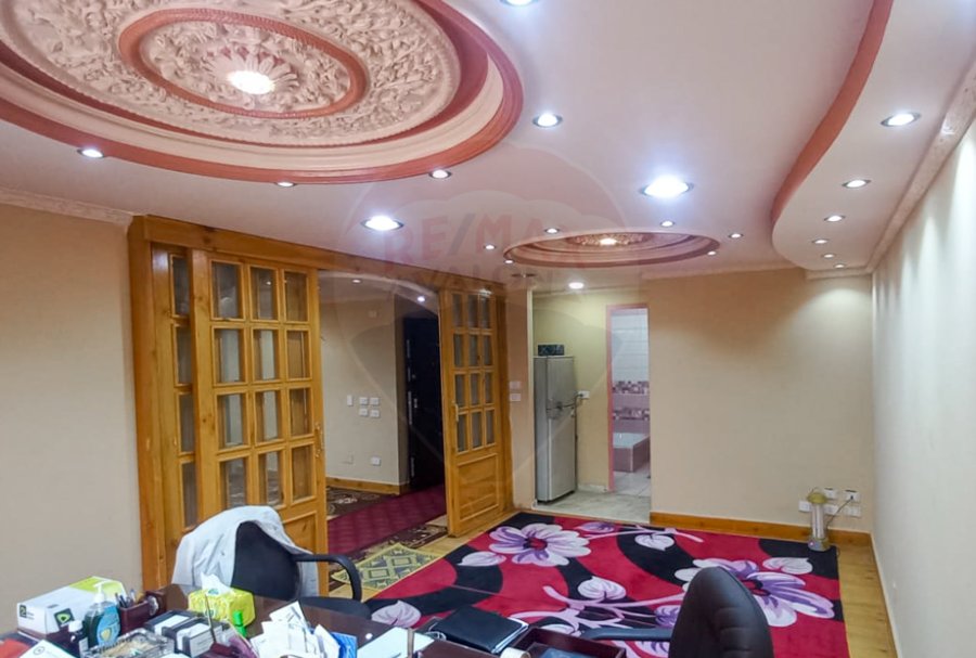 مقر إداري للبيع 140 م سموحة ( ناصية ش ذكي رجب)
