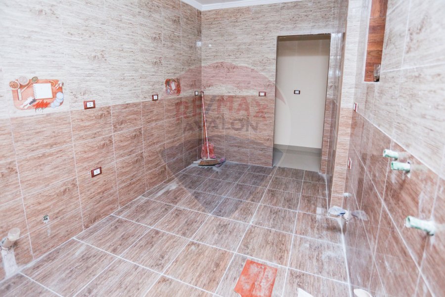 Apartment for sale 160 m Stanly (Branshed from the sea - Behind Sultana Stanly)