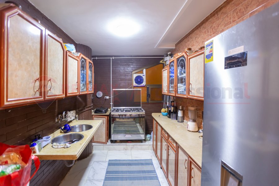 شقة ادارى للبيع  و تصلح سكنى 160 م المندره (على البحر مباشره)