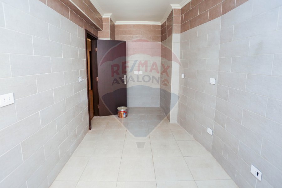 Apartment for sale 255 m Smouha (Fawzy Moaz main street)
