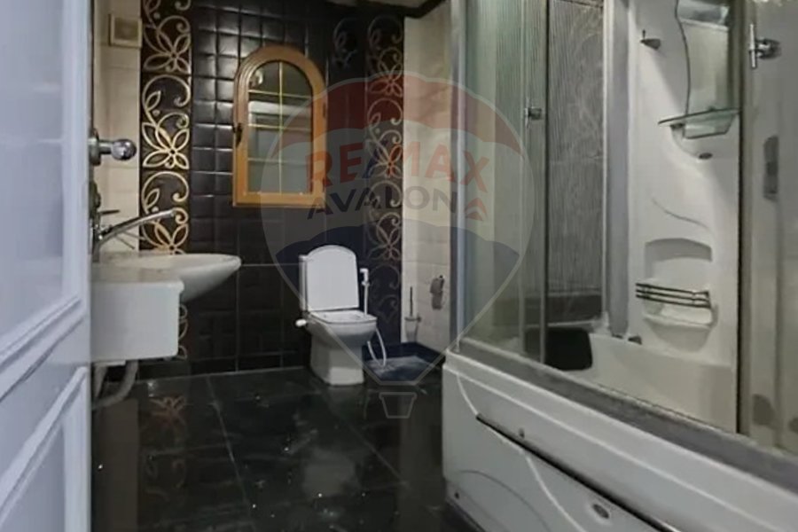Apartment for sale 210 m Zezinia (Abd El-Salam Aref St)