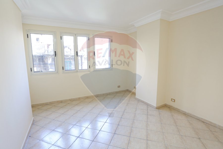 Administrative Apartment for rent 105 m sporting (Directly on taram station)