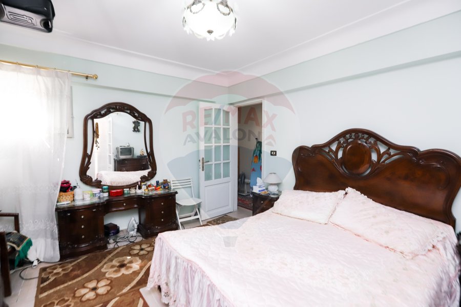 شقة للبيع 175 م سبورتنج ( خطوات من شارع ابوقير )