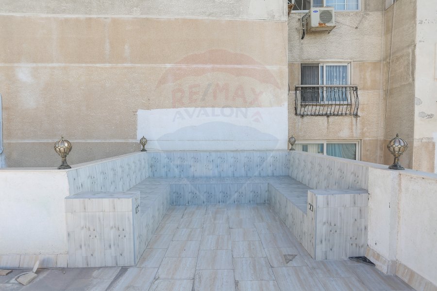 Apartment For Sale 140 m + Private Roof Louran (EleqbalSt.)