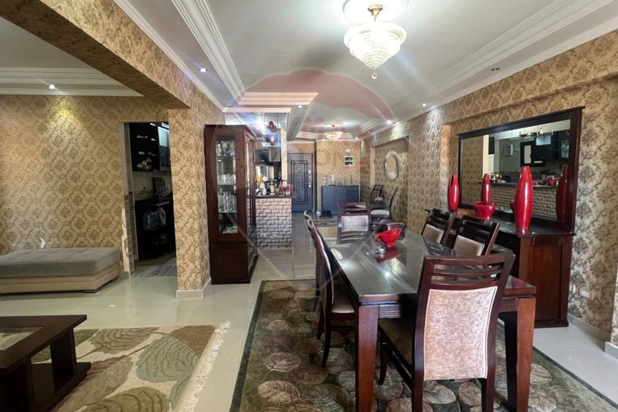 Apartment for sale 265 m Saba Pasha (steps from the tram)