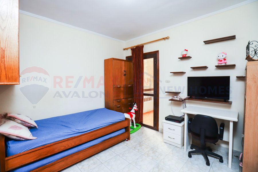Apartment for sale 135 m Stanly (building directly on the sea)