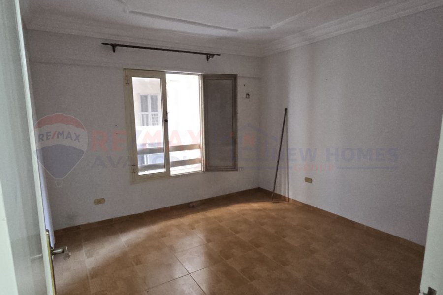 Apartment for sale 134 m Moharram Bek (Moharram Pasha Compound)