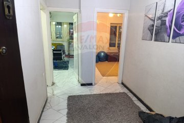 Administrative unit for rent 55 m Stanley (Directly on the sea)