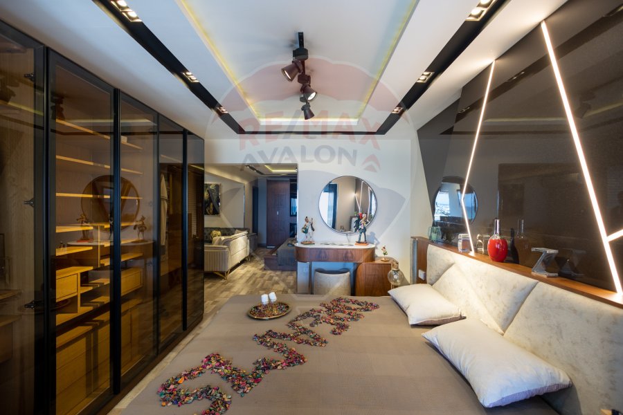 Shop + Mezzanine for sale 83 m + 100 m El Saraya (directly on the sea)