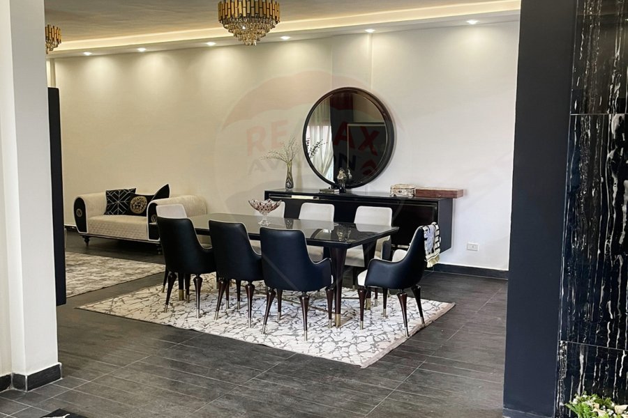 Villa for sale in King Mariout (Al-Lewaa Abdel-Gawad Shebl St.) 504 m