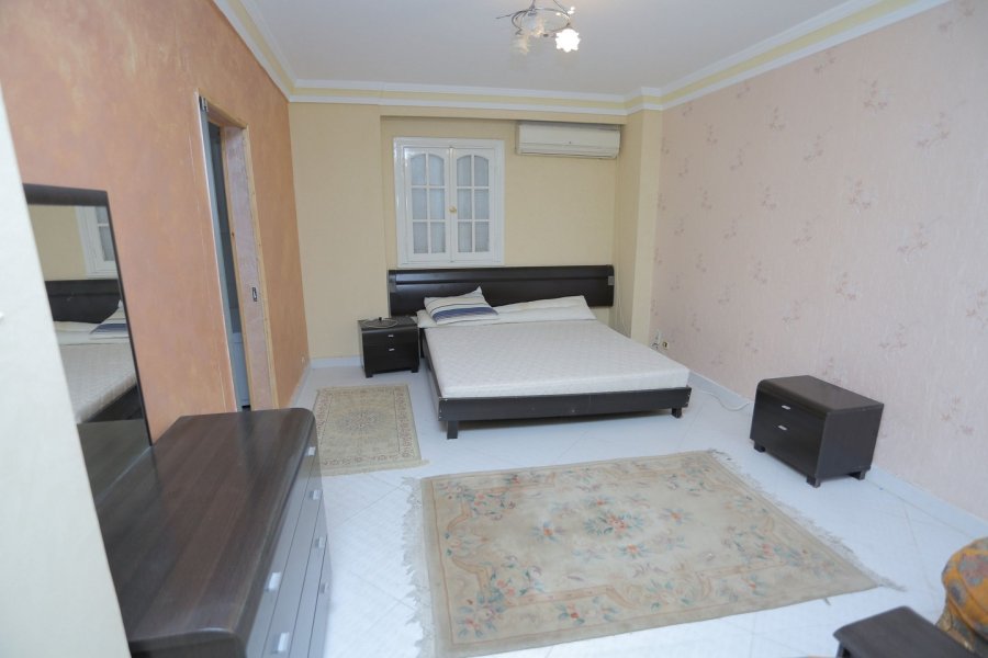 شقة للبيع 225م السرايا-على البحر مباشرة