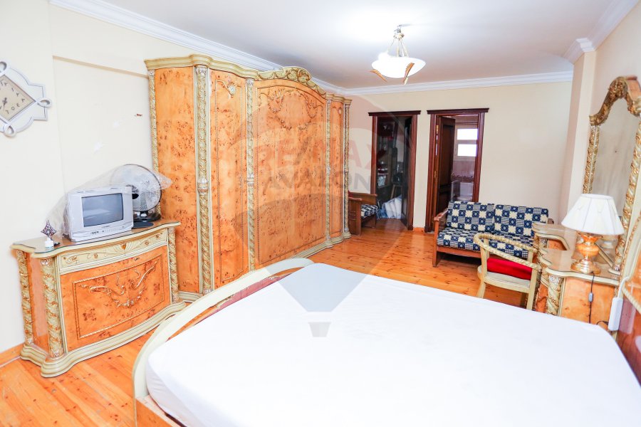 Apartment for sale 300 m Zizinia (Amin Yehia Pasha St.)