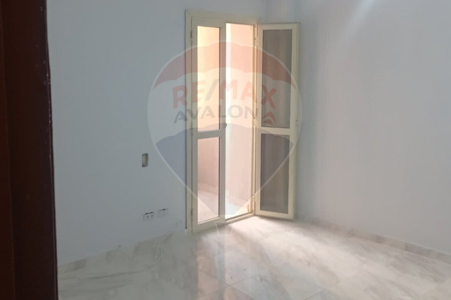 Apartment For rent 200 m Lauran (Sarhank St.)