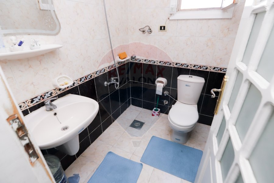 شقة للبيع 175 م سبورتنج ( خطوات من شارع ابوقير )