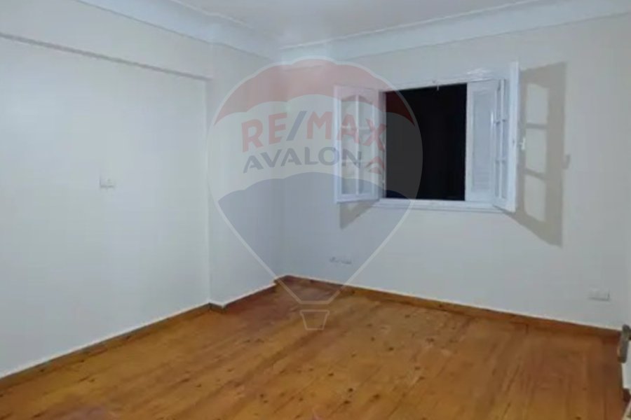 Apartment for sale 210 m Zezinia (Abd El-Salam Aref St)