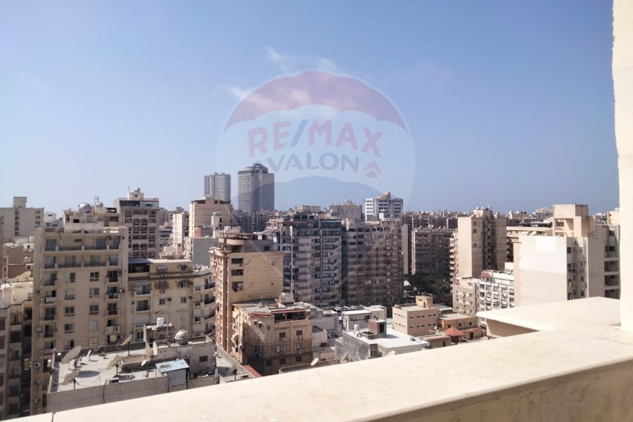 شقة للإيجار 190 م كفر عبده (بالقرب من ميدان سانت جيني)