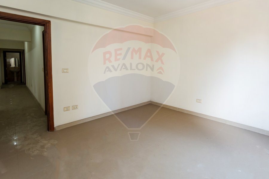 Administrative unit for sale 162 m Ibrahimia (Abo qir St.)