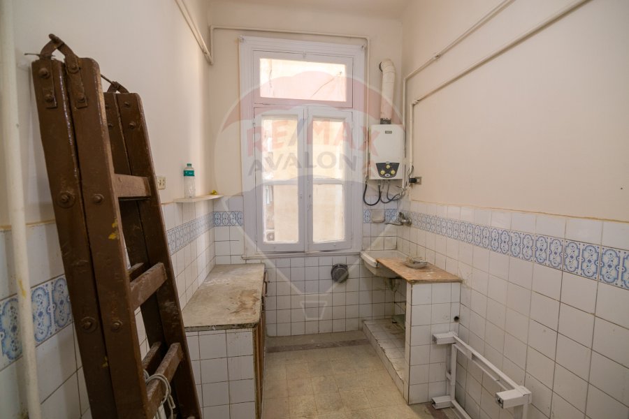 Apartment for sale 140 m Sporting (Omar Lotfy St.)