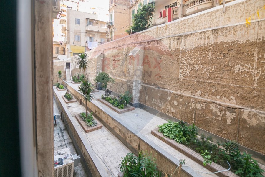 Administrative apartment for sale 70 m Raml Station (Fouad Street)