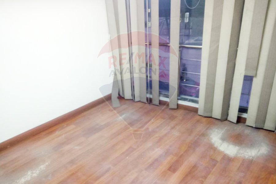 مقر إداري للإيجار 140 م  سيدي بشر (ش جمال عبد الناصر)