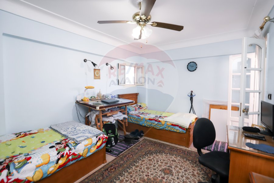 شقة للبيع 175 م سبورتنج ( خطوات من شارع ابوقير )