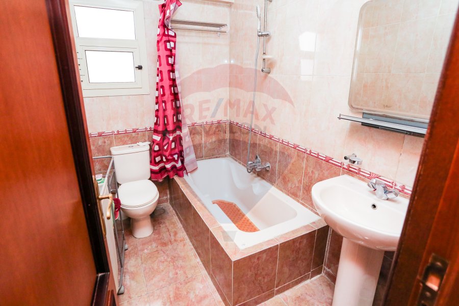 Apartment for sale 300 m Zizinia (Amin Yehia Pasha St.)