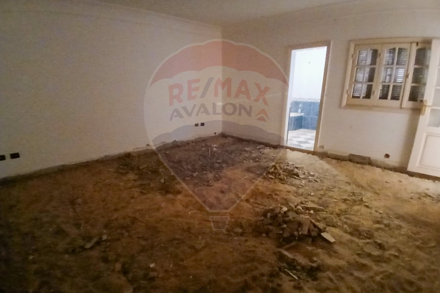 Apartment for sale 370 m Gianaclis (Zou El-Faqar St.)