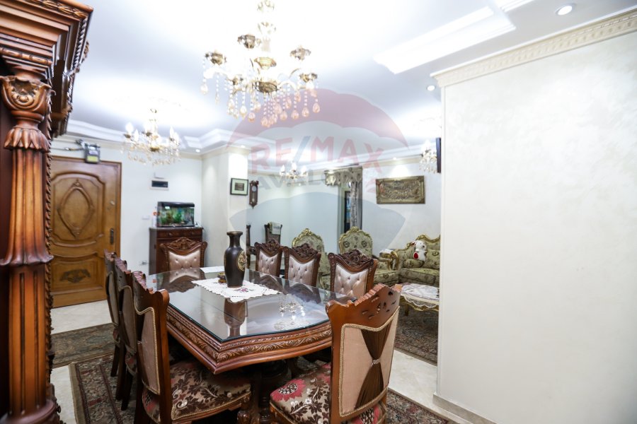 Apartment For Sale 200 m Elsaraya (Steps From Khaled Ebn Elwaleid St.)