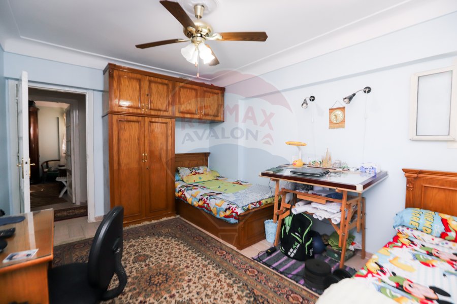 شقة للبيع 175 م سبورتنج ( خطوات من شارع ابوقير )