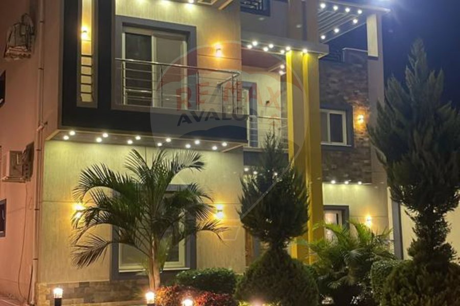 Stand alone villa for sale (Venice Compound - King Mariout)