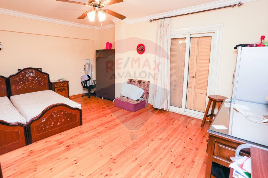 Apartment for sale 300 m Zizinia (Amin Yehia Pasha St.)