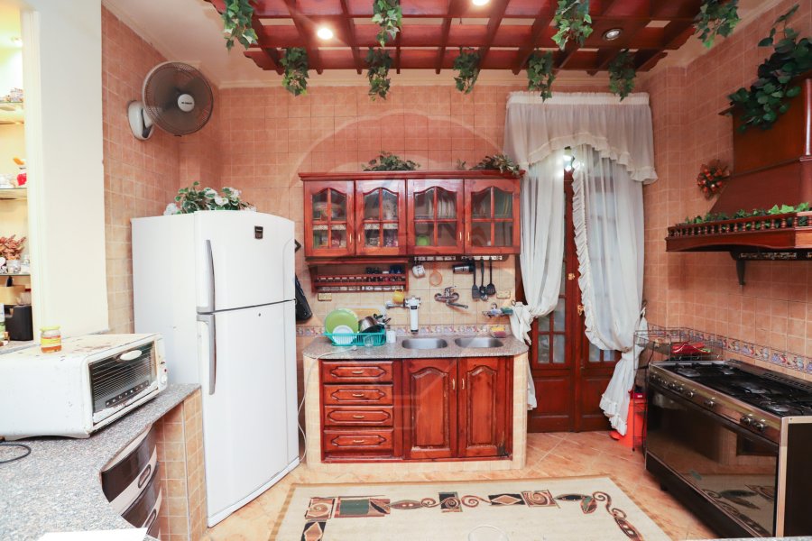Furnished villa for rent 1,200 m King Mariot (next to Africana Hotel)