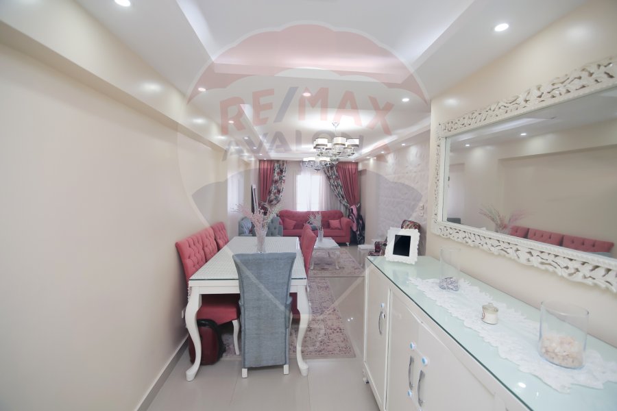 Apartment for sale 130 m Moharam Bek (Zain El-Abedeen st)