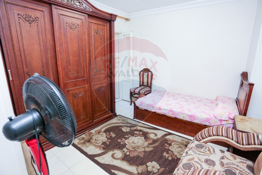 Apartment for sale 125 m Cleopatra (Masjid Al-Obaisi St., off Al-Deir Street)