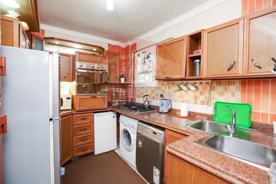 Apartment for sale 155 m Smouha (50's St.- Branshed from Moustafa Kamel St)