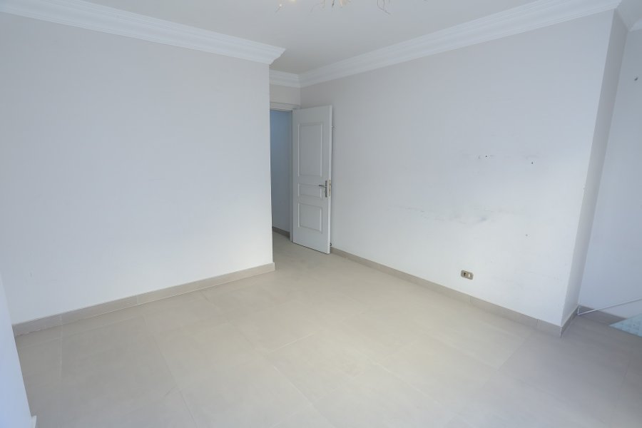 شقة للبيع 170م سموحة (ش مصطفى كامل الرئيسى)