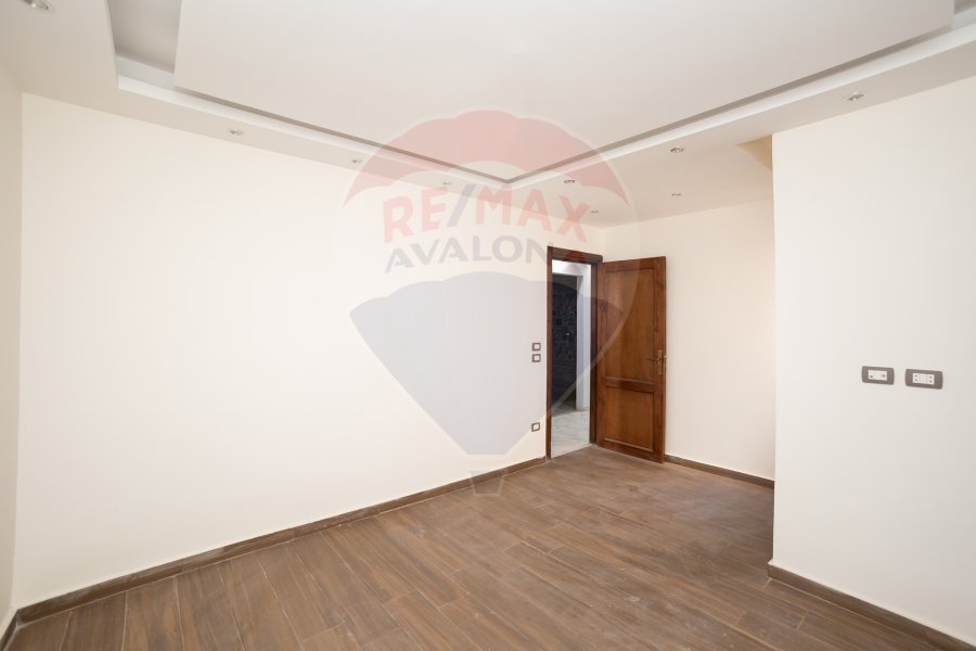 شقة للبيع 140 م لوران  (ش الاقبال)