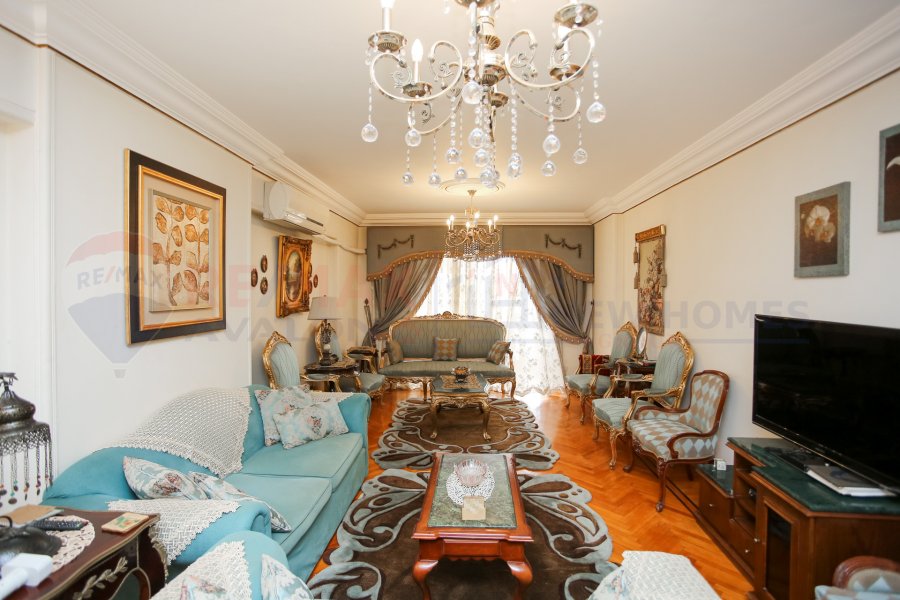Apartment for sale 170 m Kafr Abdo (Sakina Bint Al Hussein St.)