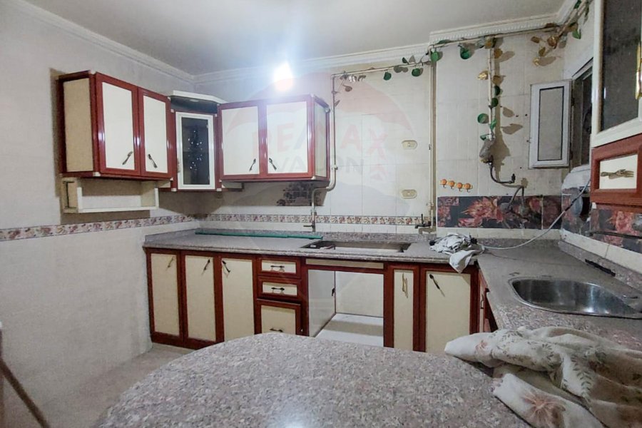 شقة للإيجار 130 م سيدى جابر  خطوات من شارع المشير