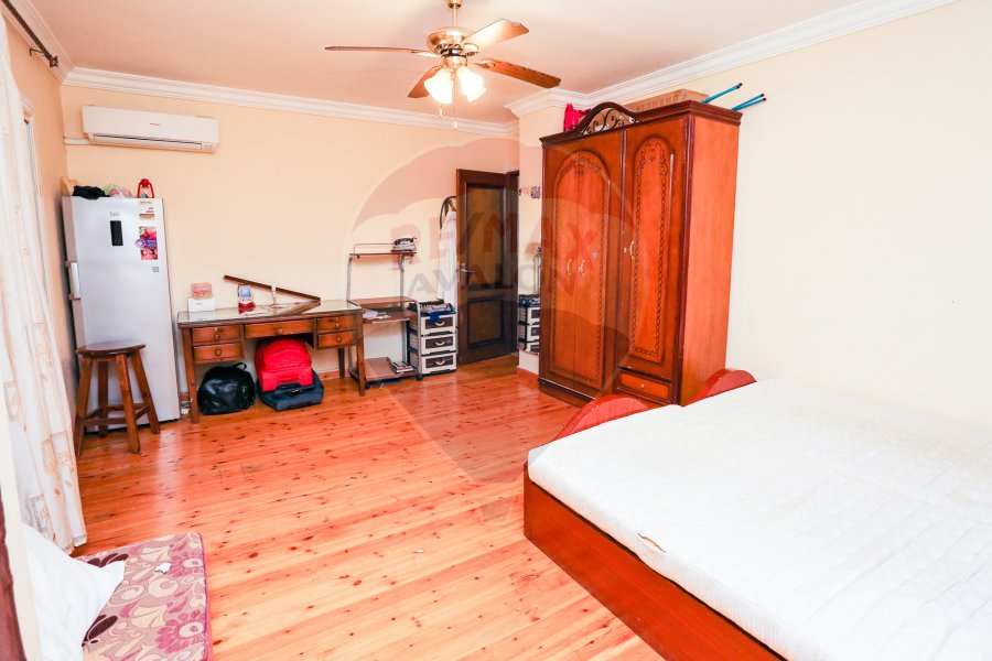 Apartment for sale 300 m Zizinia (Amin Yehia Pasha St.)