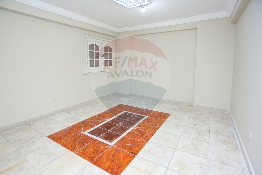 Apartment for rent 265m Rushdy (directly on the tram)
