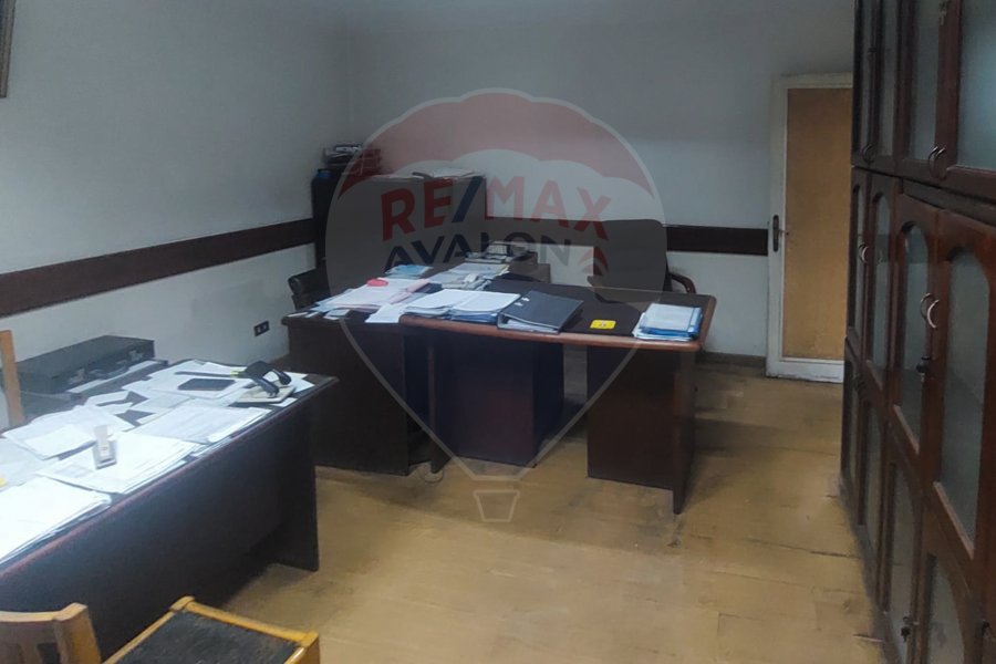 Apartment for sale 200 m Rushdi (directly on the tram)
