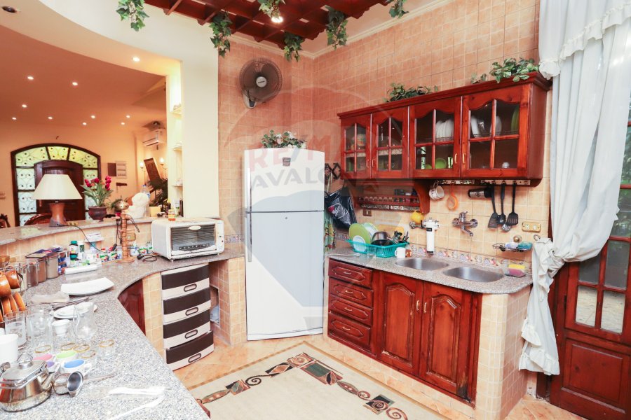 Furnished villa for rent 1,200 m King Mariot (next to Africana Hotel)