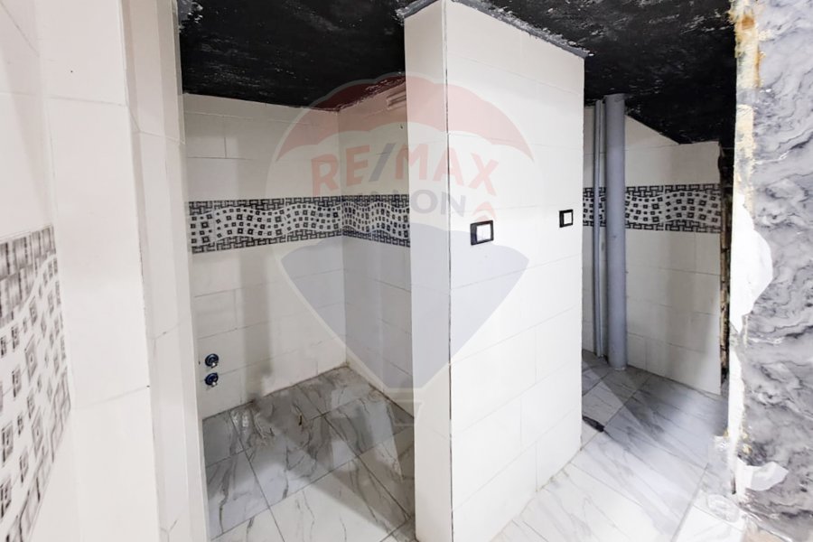 Shop for sale 110 m Miami (Al-Essawy main st.)
