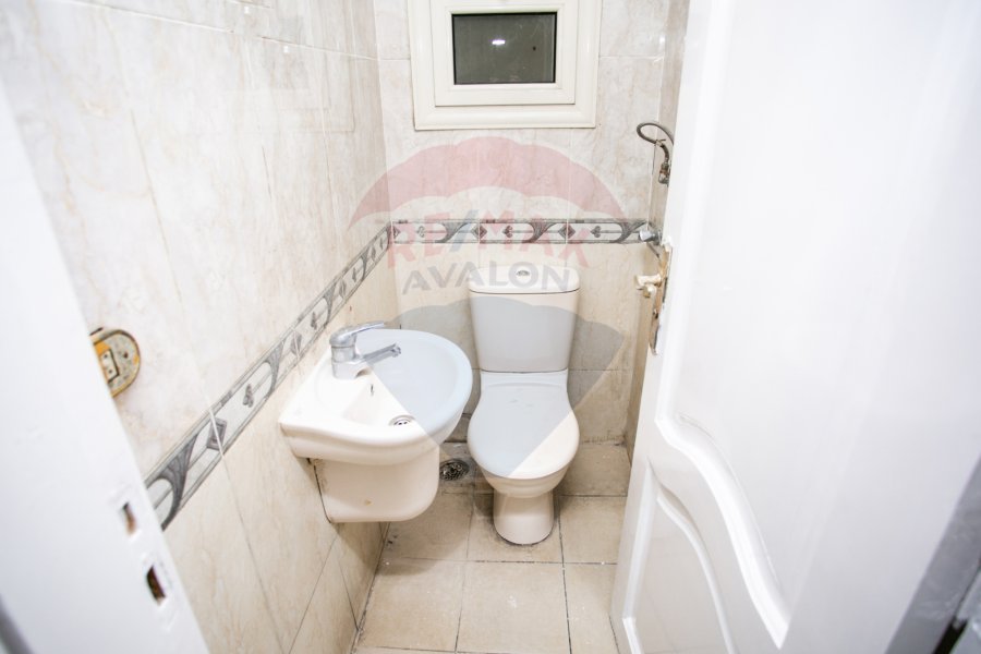 Administrative duplex Unite for rent 210 m Stanly (Branshed from the Sea)