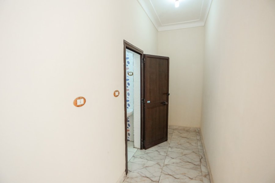 Commercial Shop for Rent 70m Sporting