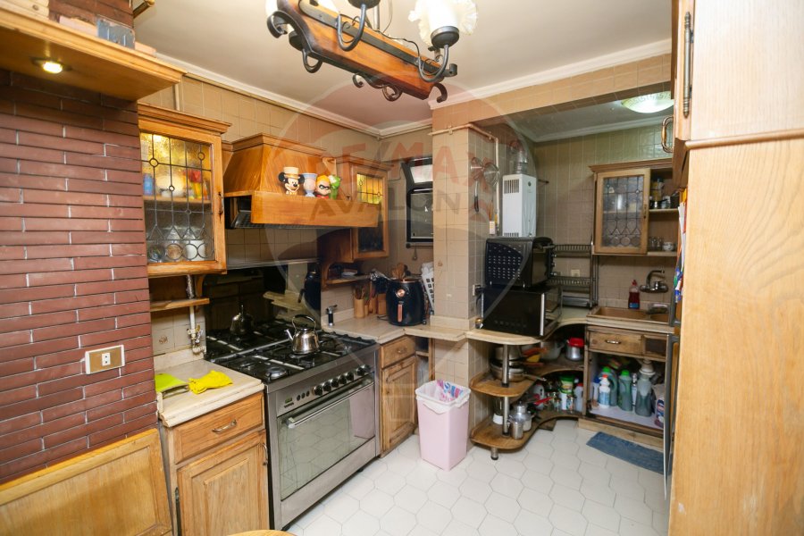 Apartment for sale 250 m Stanly (Roushdy Basha st-Steps from the sea)