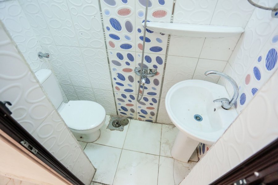 Commercial Shop for Rent 70m Sporting