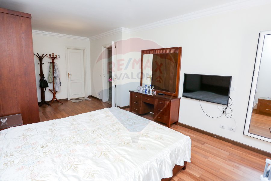 Apartment for sale 194 m Zizinia (Compound on Abo Qeer st)