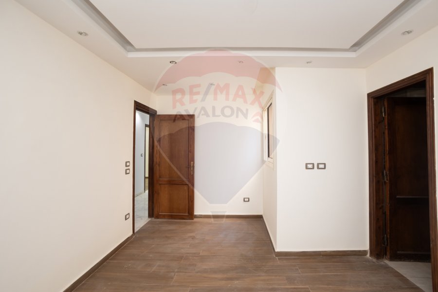 شقة للبيع 140 م لوران  (ش الاقبال)